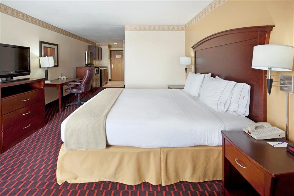 Wingate By Wyndham San Marcos Hotel Room photo