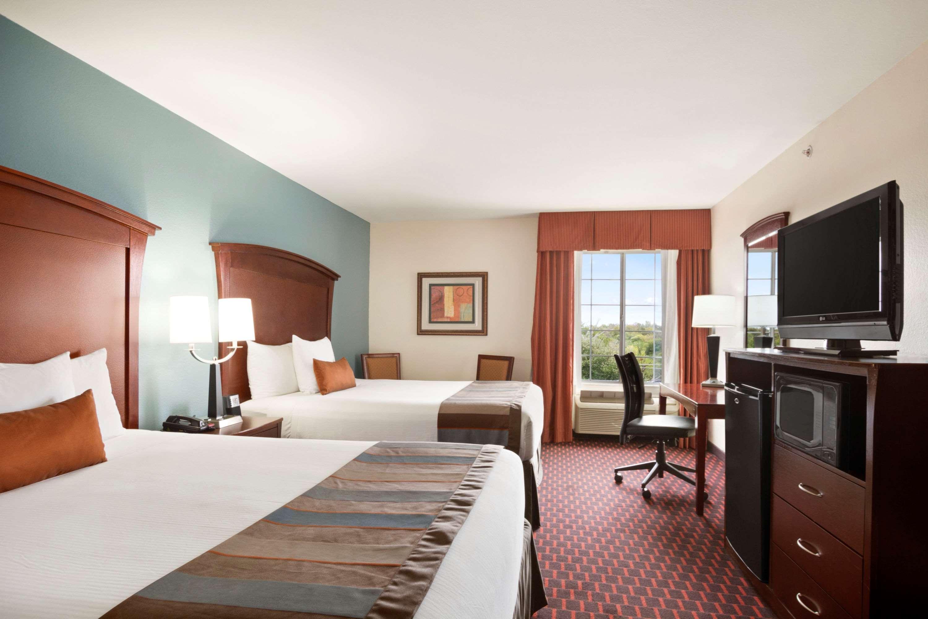 Wingate By Wyndham San Marcos Hotel Exterior photo