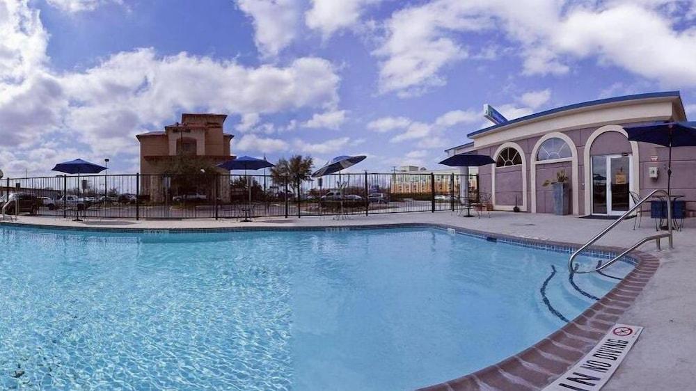 Wingate By Wyndham San Marcos Hotel Exterior photo