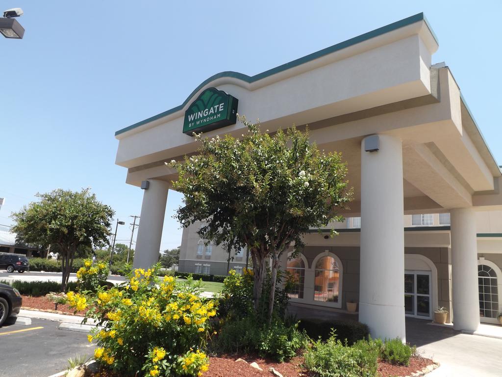 Wingate By Wyndham San Marcos Hotel Exterior photo