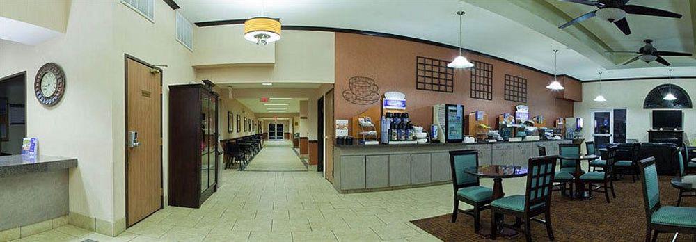 Wingate By Wyndham San Marcos Hotel Exterior photo