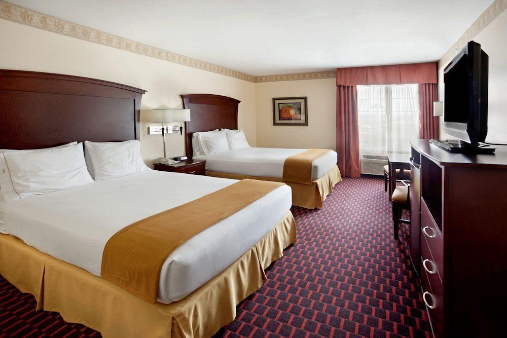 Wingate By Wyndham San Marcos Hotel Room photo